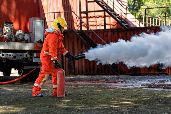 Sistemas de Protección de Incendios Mediante Espuma · Sistemas Protección Contra Incendios Peralada